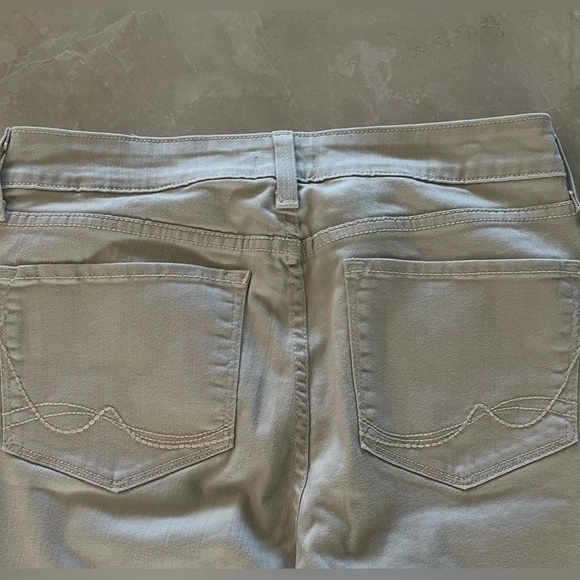 NYDJ Size 8 Sand Color Slim Straight Ankle Jeans Lift & Tuck Slimming 5 Pocket - Picture 9 of 10